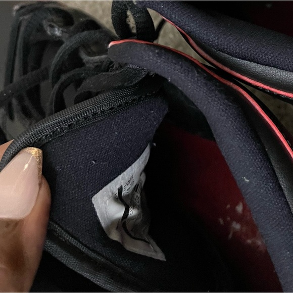 Nike Air Jordan 1 retro mid red & black size 6.5 youth 7 women  sneakers casual - Picture 12 of 15